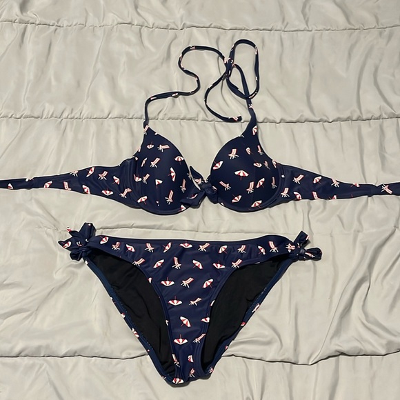 Bikini set - Picture 1 of 6